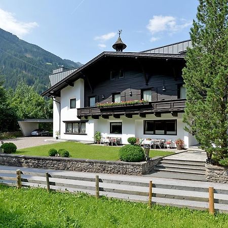 Alpin Hotel Garni Eder - Private Living Mayrhofen Exterior foto