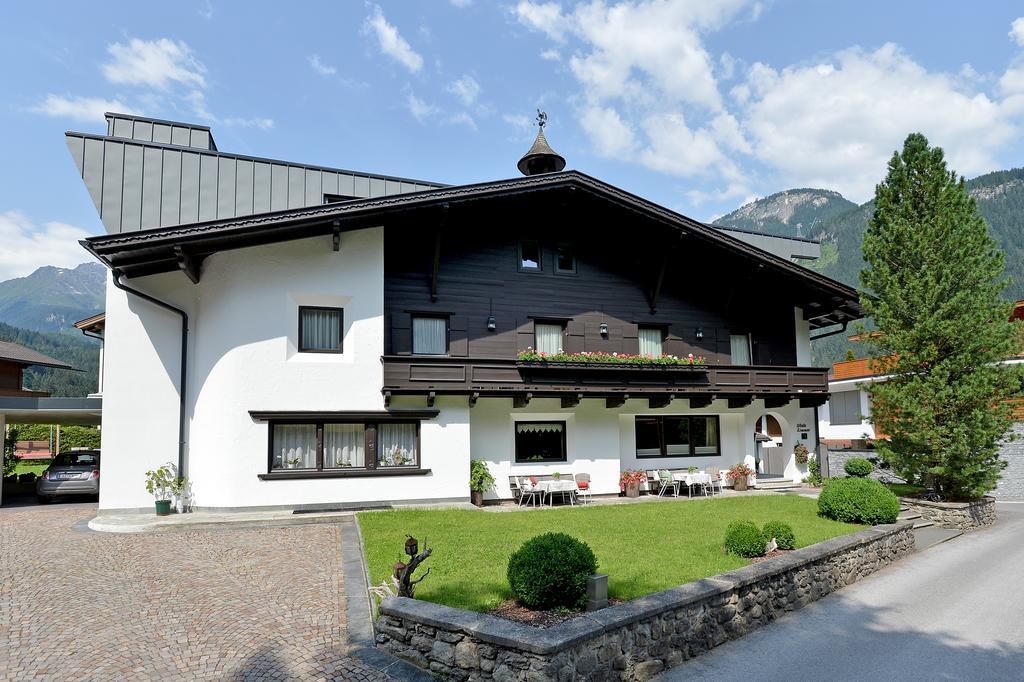 Alpin Hotel Garni Eder - Private Living Mayrhofen Exterior foto