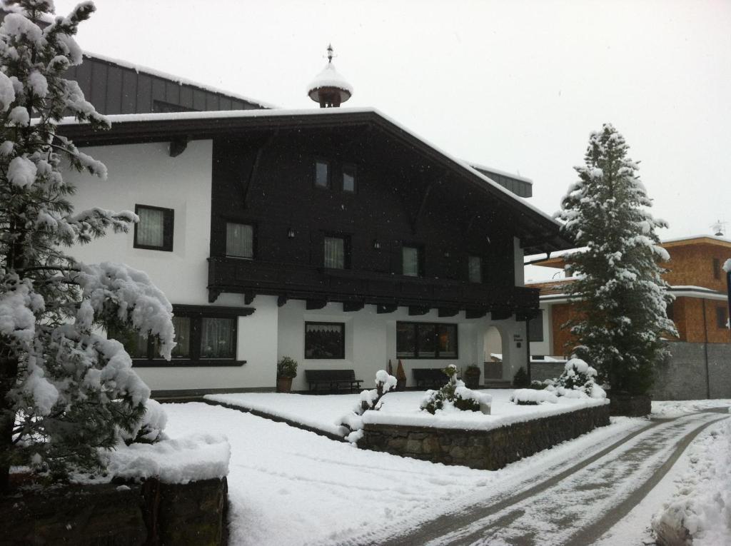 Alpin Hotel Garni Eder - Private Living Mayrhofen Exterior foto